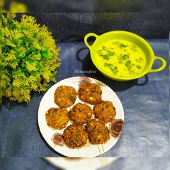 A picture of Chana Dal Palak Vada.