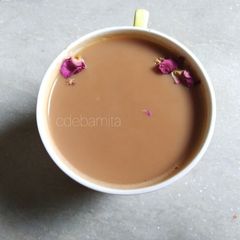 A picture of Rose syrup tea.
