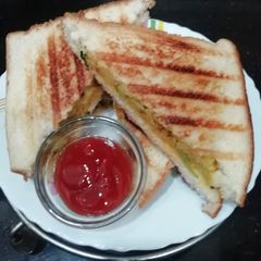 Grilled Potato&Onion low fat Sandwich A picture of Grilled Potato&Onion low fat Sandwich.