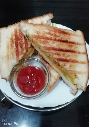 A picture of Grilled Potato&Onion low fat Sandwich.