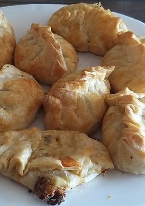 Una foto de Empanadas de hongos y queso