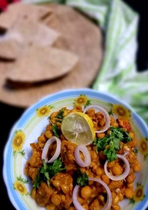 চিকেন কিমা ঘুগনি(Chicken keema ghugni recipe in Bengali) রেসিপির প্রধান ছবি