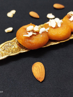 બાલુશાહી (Balusahi recipe in Gujarati) રેસીપી મુખ્ય ફોટો