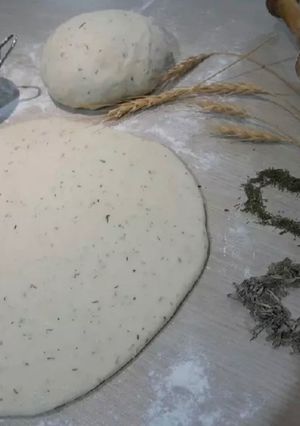 عکسی از دستور خمیرپیتزا و پیراشکی طعم دار