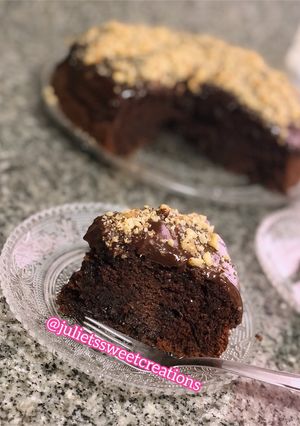 Una foto de Bizcocho de chocolate 🍫interior húmedo y tierno