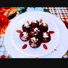 A picture of Delicious healthy dates chocolate chips balls.