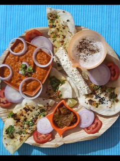 પનીરમખની(paneer makhni recipe in Gujarati) રેસીપી મુખ્ય ફોટો