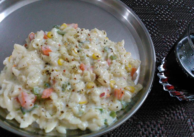 Bechamel sauce pasta