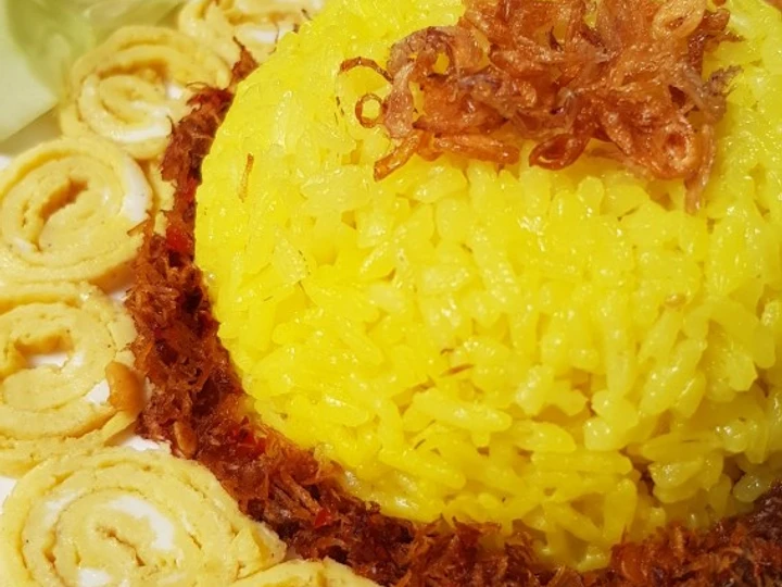Cara Mudah Membikin Resep Nasi Kuning Rice Cooker Bumbu Cemplung No Ribet yang Menggugah Selera Anti Ribet, Uenak Banget