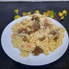 A picture of Mutton yakhni pulao.