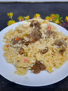 A picture of Mutton yakhni pulao.