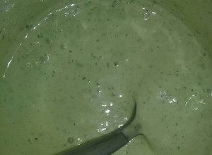 Una foto de Mayonesa CASERA de Ajo y Perejil en Mixer!