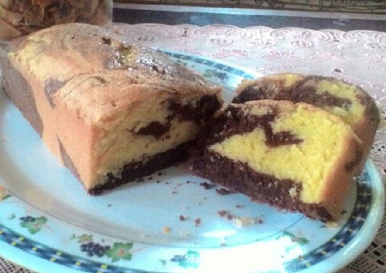 Marble pound cake