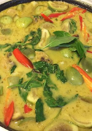 A picture of Green Curry Chicken.