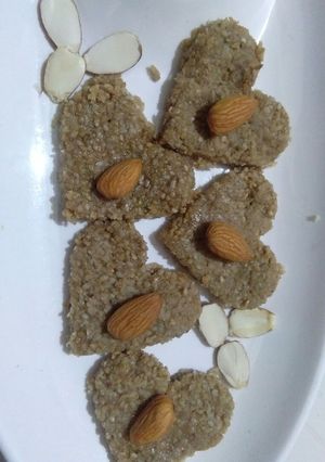 तिल गुड़ की गजक रेसिपी मुख्य फोटो