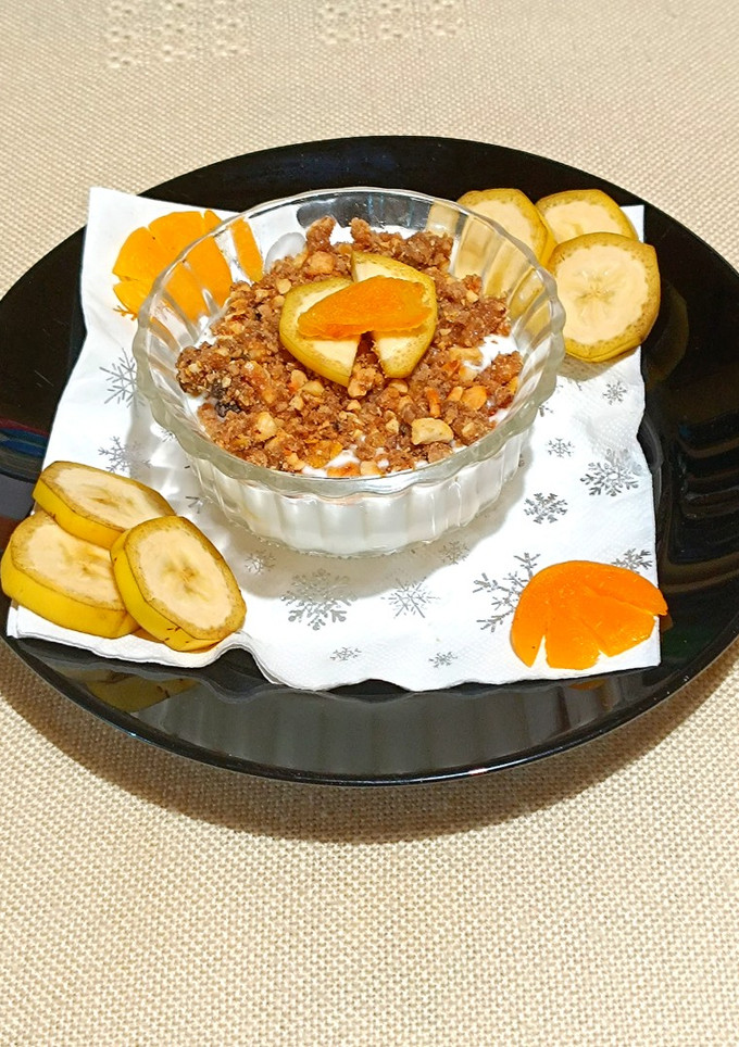 Gyümölcsjoghurt hamis müzlivel recept fotója