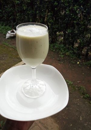 A picture of Avocado Banana Smoothie#teamcontest#s&jblends.