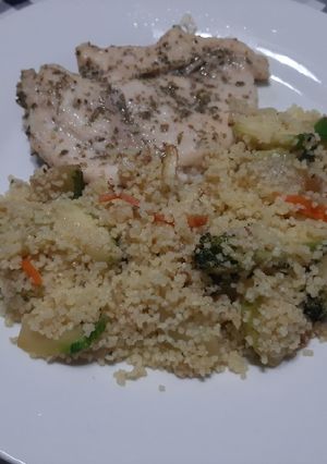 Una foto de Cous cous (cuscús) con verduras