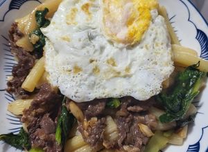 Hình của món Nui xào bò trứng.