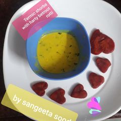 A picture of Turmeric shorba with harty beetroot.