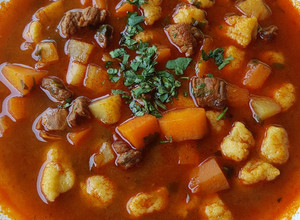 Gulyásleves bográcsban recept fotója