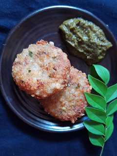 साबूदाने की करारी टिक्की (sabudana ki karari tikki recipe in Hindi) रेसिपी मुख्य फोटो
