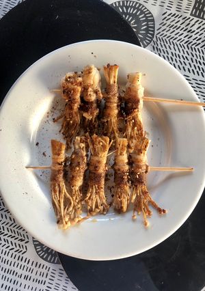 รูปของ 🍢หม่าล่าเห็ดเข็มทองพันเบคอน