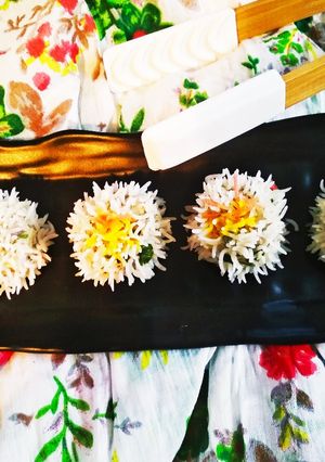 A picture of Chicken Flower dumplings.