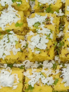 டோக்லா-குஜராத்தி உணவு (Dhokla Recipe in Tamil) செய்முறை முக்கிய புகைப்படம்