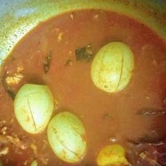 A picture of Egg Curry.