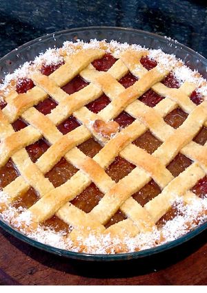 Una foto de Pastafrola de membrillo y batata