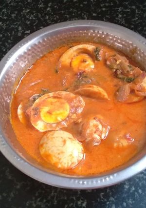 முட்டை தக்காளி கிரேவி(Muttai thakkali gravy recipe in tamil) செய்முறை முக்கிய புகைப்படம்
