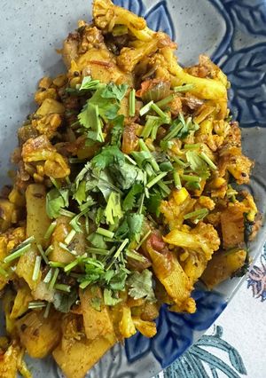 A picture of Achari Aloo gobhi.