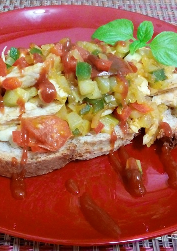 Una foto de Tosta de pollo barbacoa