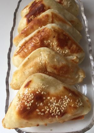 A picture of Baked bread sandwich in sandwich maker.