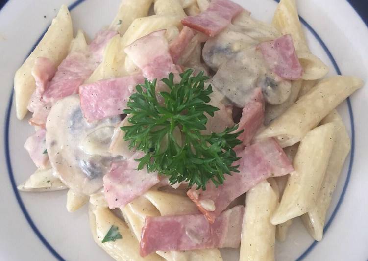 Penne Alfredo Mushroom