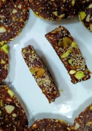 A picture of Khajur burfi.