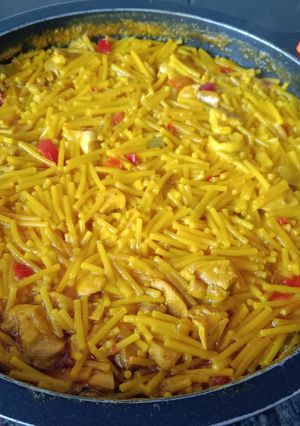 Una foto de Fideos con pollo
