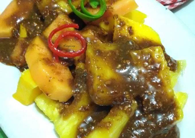 Resep Rujak Buah Seger, Bisa Manjain Lidah