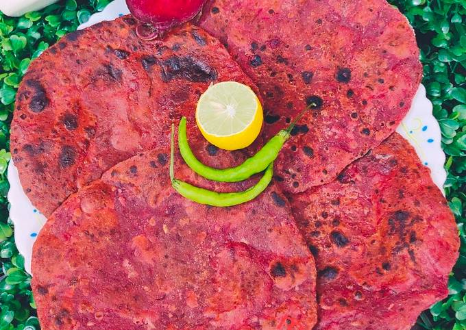 बीटरूट (चुकंदर) पराठा (Beetroot Paratha recipe in Hindi) रेसिपी बनाने की विधि in Hindi by Madhu Jain - Cookpad