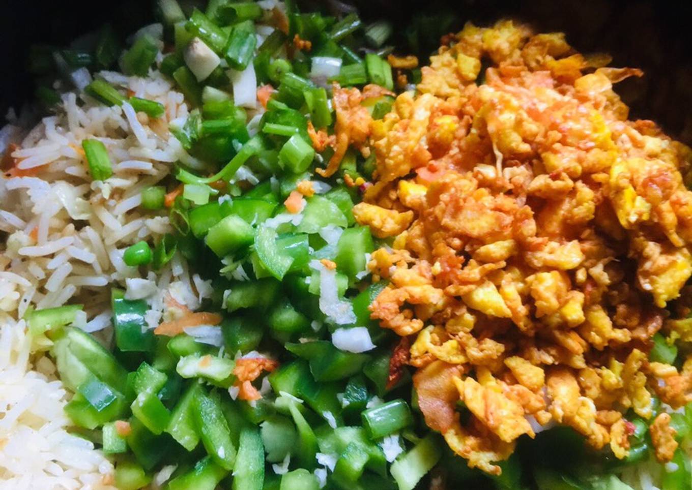 Egg fried rice / chilli prawns
