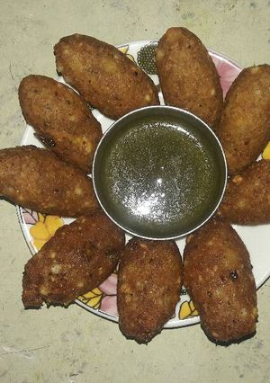 A picture of Crispy sabudana roll.