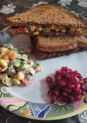 A picture of Garlic corn sandwich.