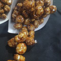 A picture of Jaggery Makhana.