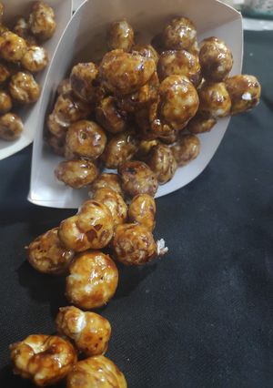 A picture of Jaggery Makhana.