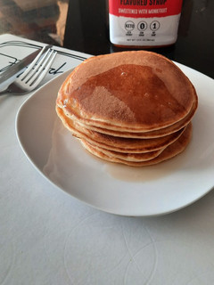 Una foto de Panqueques de avena y yogurt