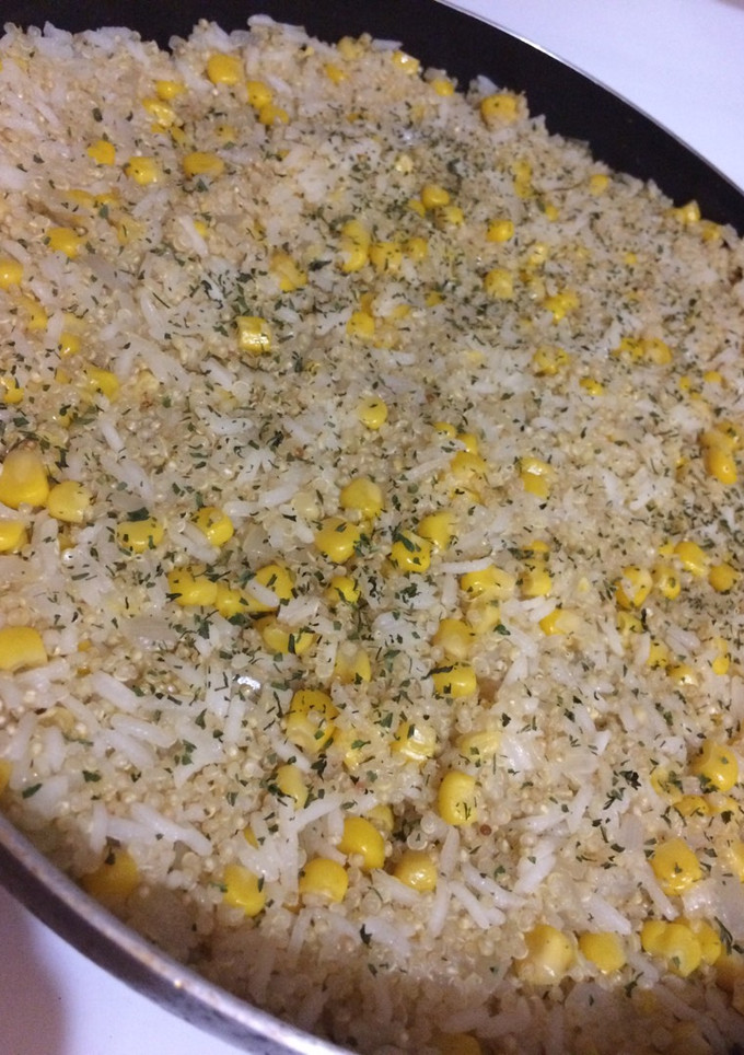 Una foto de Arroz, quinoa y choclo