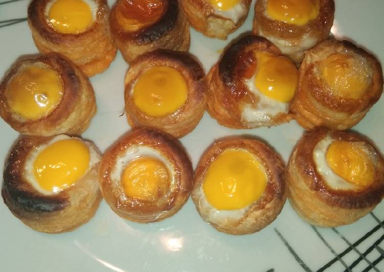 Volovanes con huevo codorniz