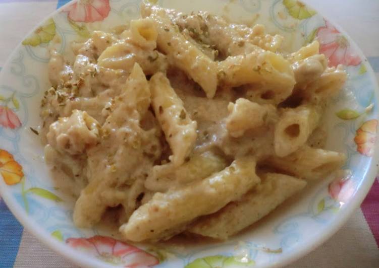 Penne pasta in oats creamy sauce