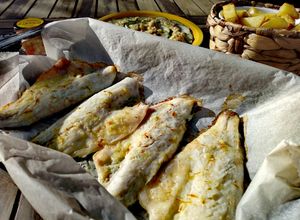 Foto principal de Lubina al horno con sal marina con azafrán canario
